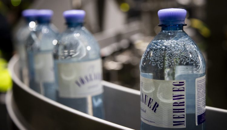 ALPLA and Vöslauer reduce carbon footprint with returnable PET