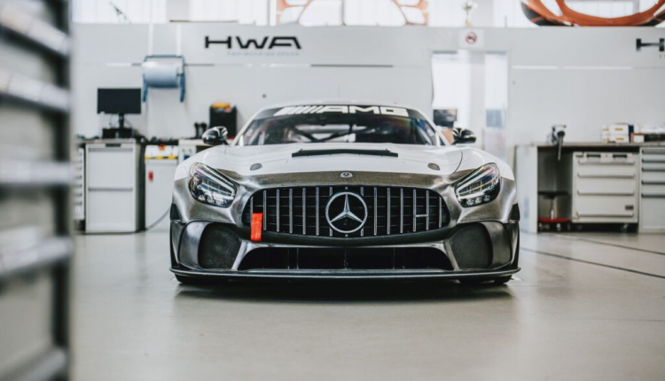 Mercedes- AMG GT4 race cars with natural fiber composite bumpers