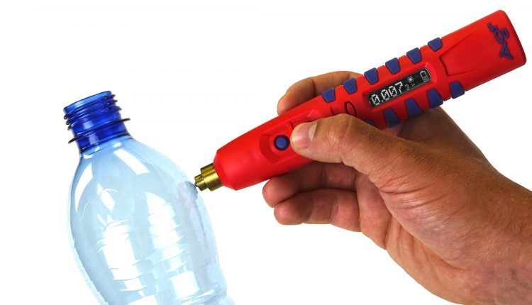 Agr’s ThicknessPen is designed to provide high accuracy measurements yet withstand the rigors of the industrial environment whether in the laboratory, on the factory floor or in the field.