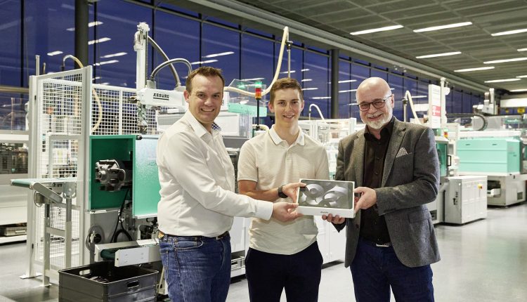 Arburg K 2022 Raffle: Maximilian Vetter Wins iPad