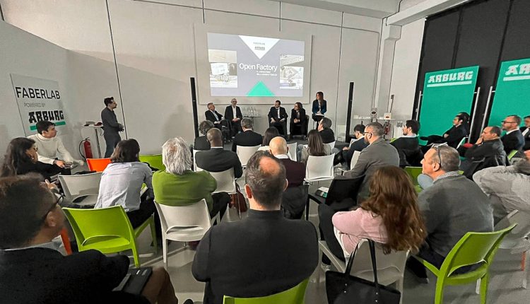The range of services on offer from the "Faberlab powered by Arburg" Additive Center was presented to the guests in detail during the opening ceremony.
